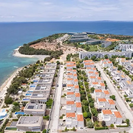 Sunny With Seaview 1273 *