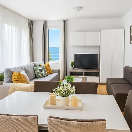 Sunny With Seaview 1273 *