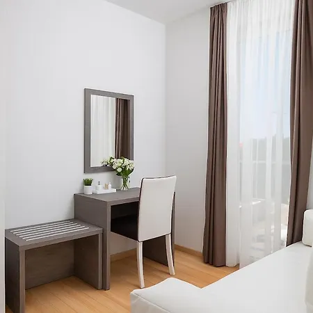 Sunny With Seaview 1273