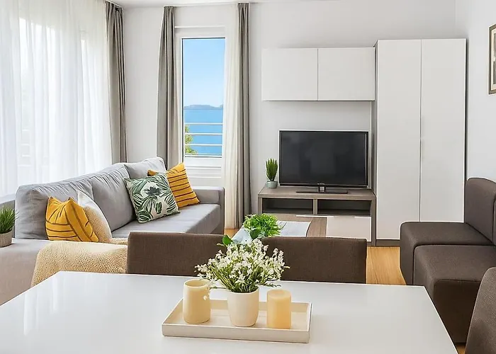 Sunny With Seaview 1273 *